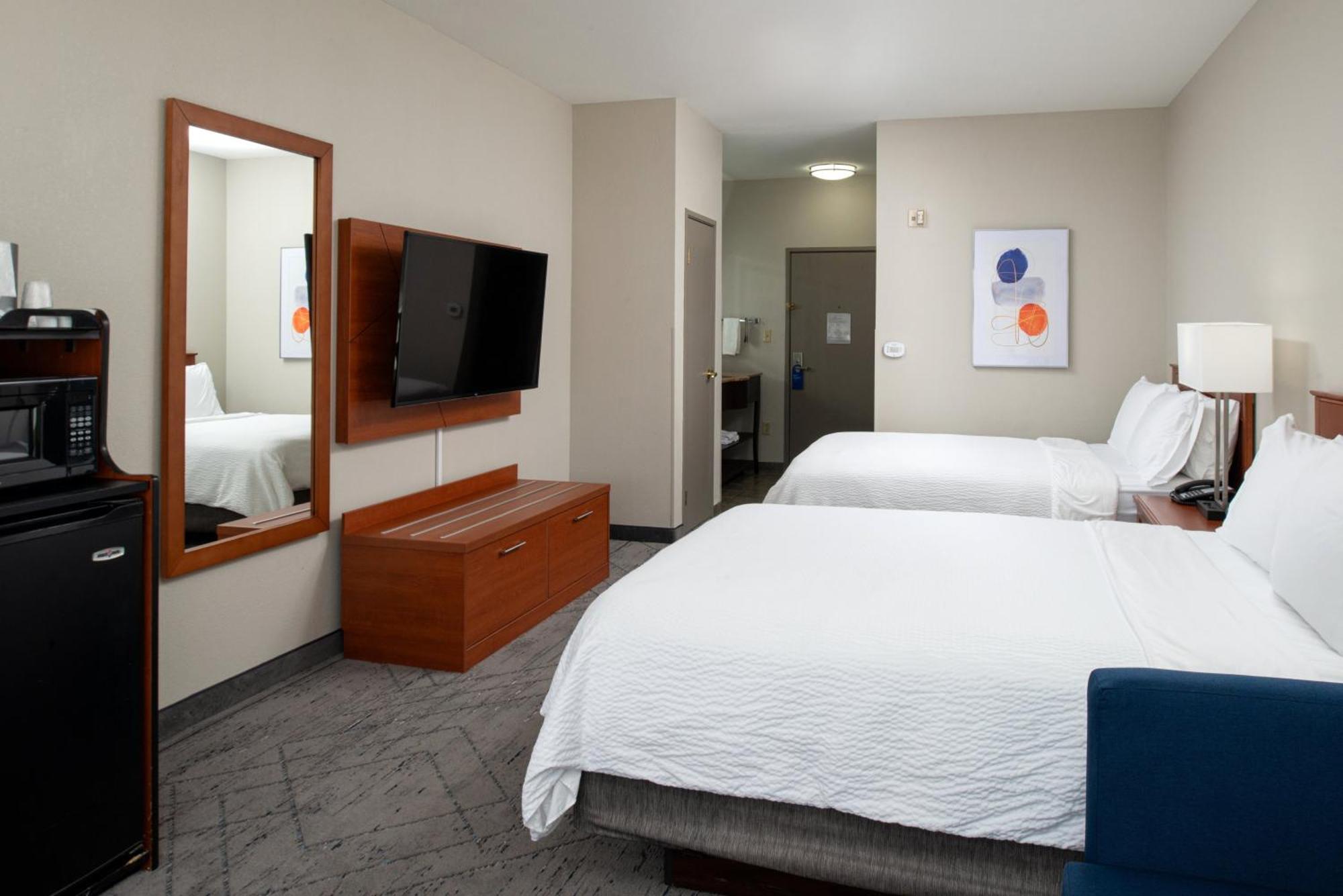 Holiday Inn Express Hotel & Suites Farmington By Ihg Exterior photo