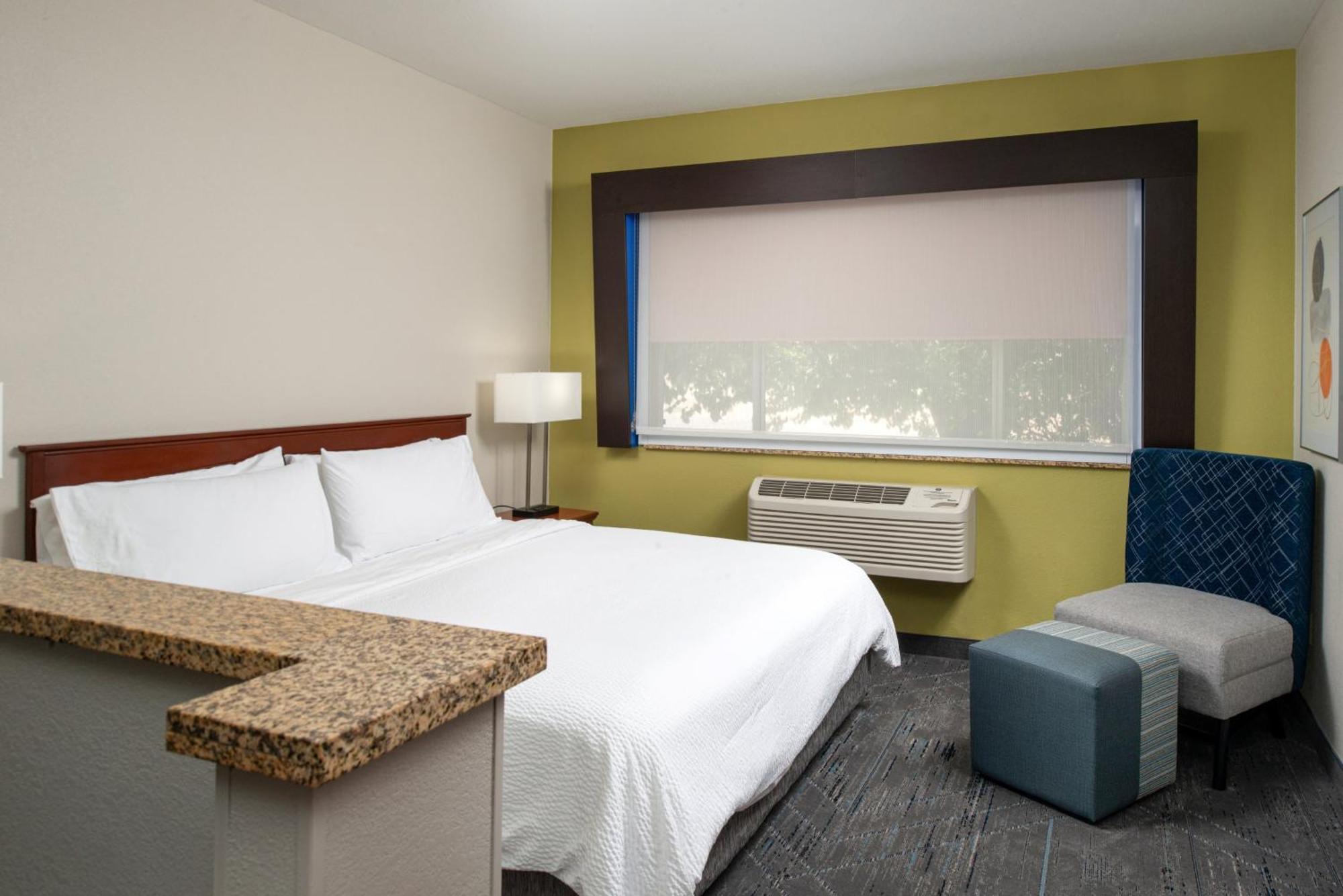 Holiday Inn Express Hotel & Suites Farmington By Ihg Exterior photo