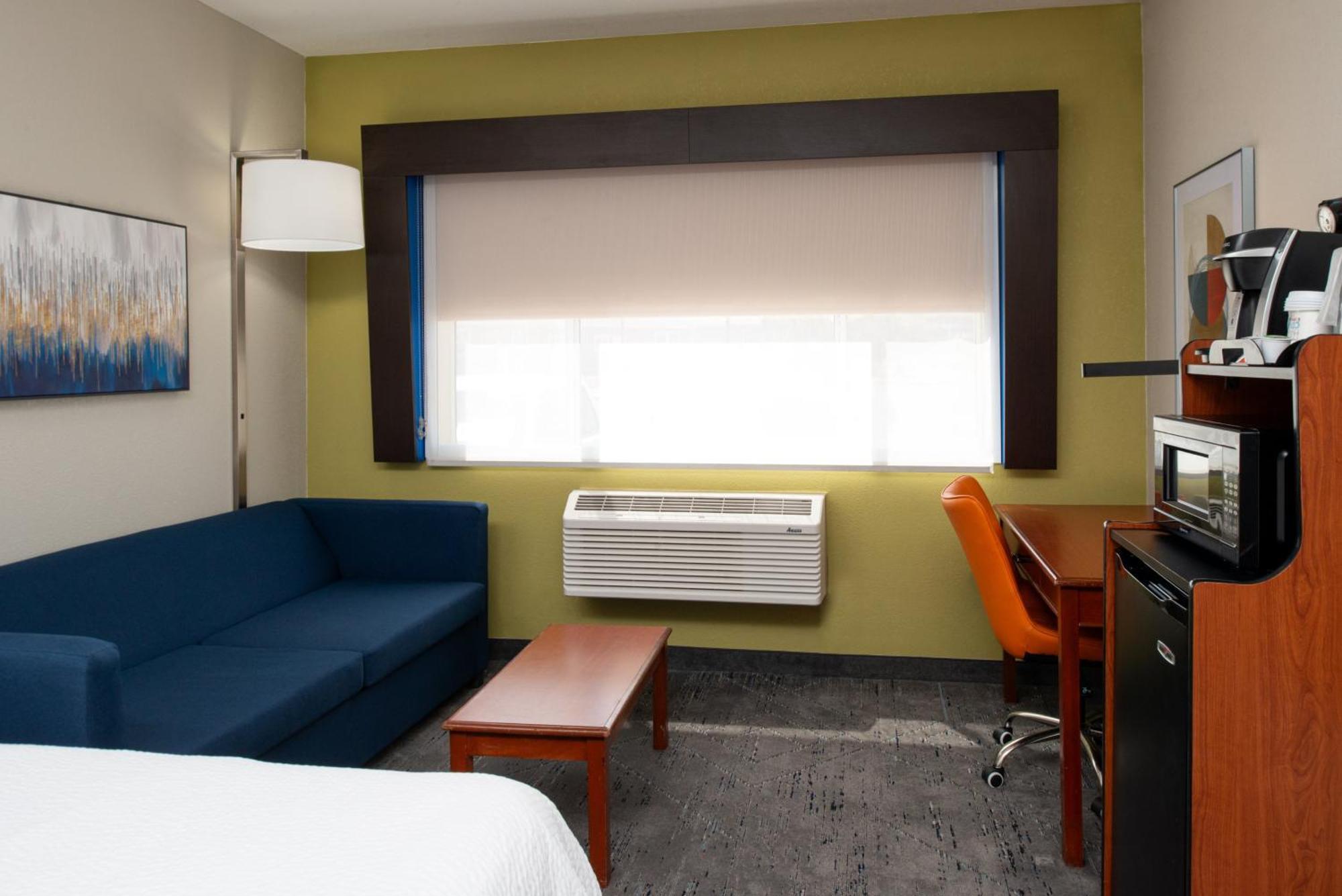 Holiday Inn Express Hotel & Suites Farmington By Ihg Exterior photo